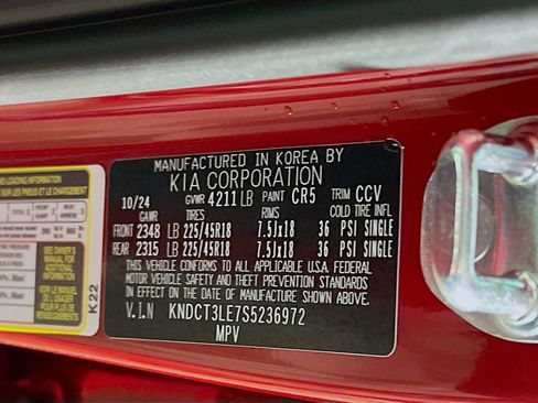 Certified 2025 Kia Niro SX Touring image 23