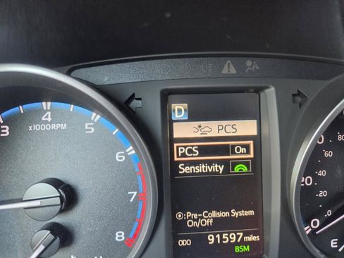 Used 2018 Toyota RAV4 XLE w/ Plus Extra Value Package FWD image 54