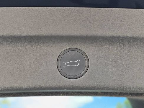 Used 2021 Tesla Model Y Long Range AWD/4WD image 16