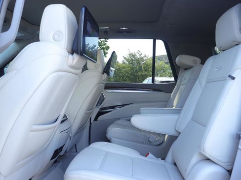 Used 2025 Cadillac Escalade Sport Platinum w/ LPO, Floor Liner Package AWD/4WD image 13