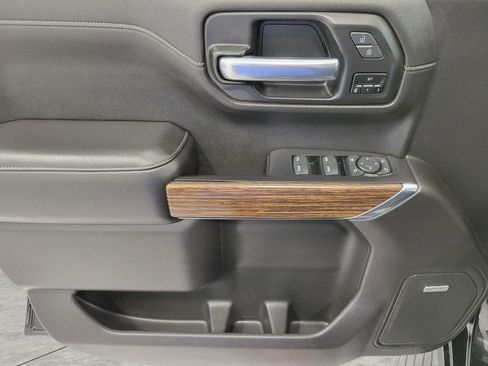 Used 2021 Chevrolet Silverado 1500 High Country w/ Technology Package AWD/4WD image 26