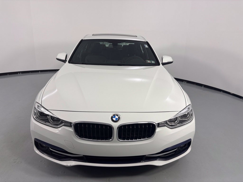 Used 2018 BMW 330i xDrive Sedan w/ Convenience Package AWD/4WD image 2