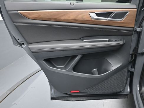 New 2026 Volkswagen Atlas SE FWD image 23