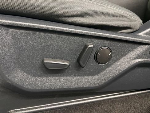 Certified 2022 Ford F150 XLT w/ Equipment Group 302A High image 28