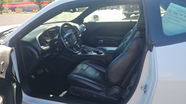 Used 2023 Dodge Challenger SXT w/ Plus Package RWD image 4