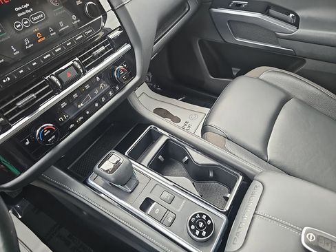 Used 2023 Nissan Pathfinder SL w/ SL Premium Package image 30