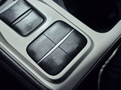 Used 2021 Ford Explorer XLT RWD image 44