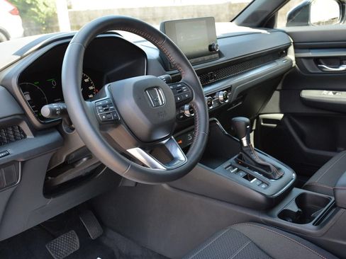 Used 2024 Honda CR-V Sport image 11