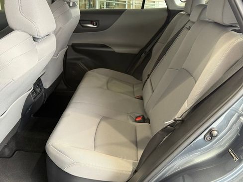 Certified 2021 Toyota Venza LE w/ Carpet Mat Package (TMS) image 31