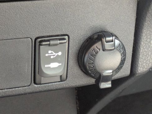 Used 2015 Toyota RAV4 XLE FWD image 22