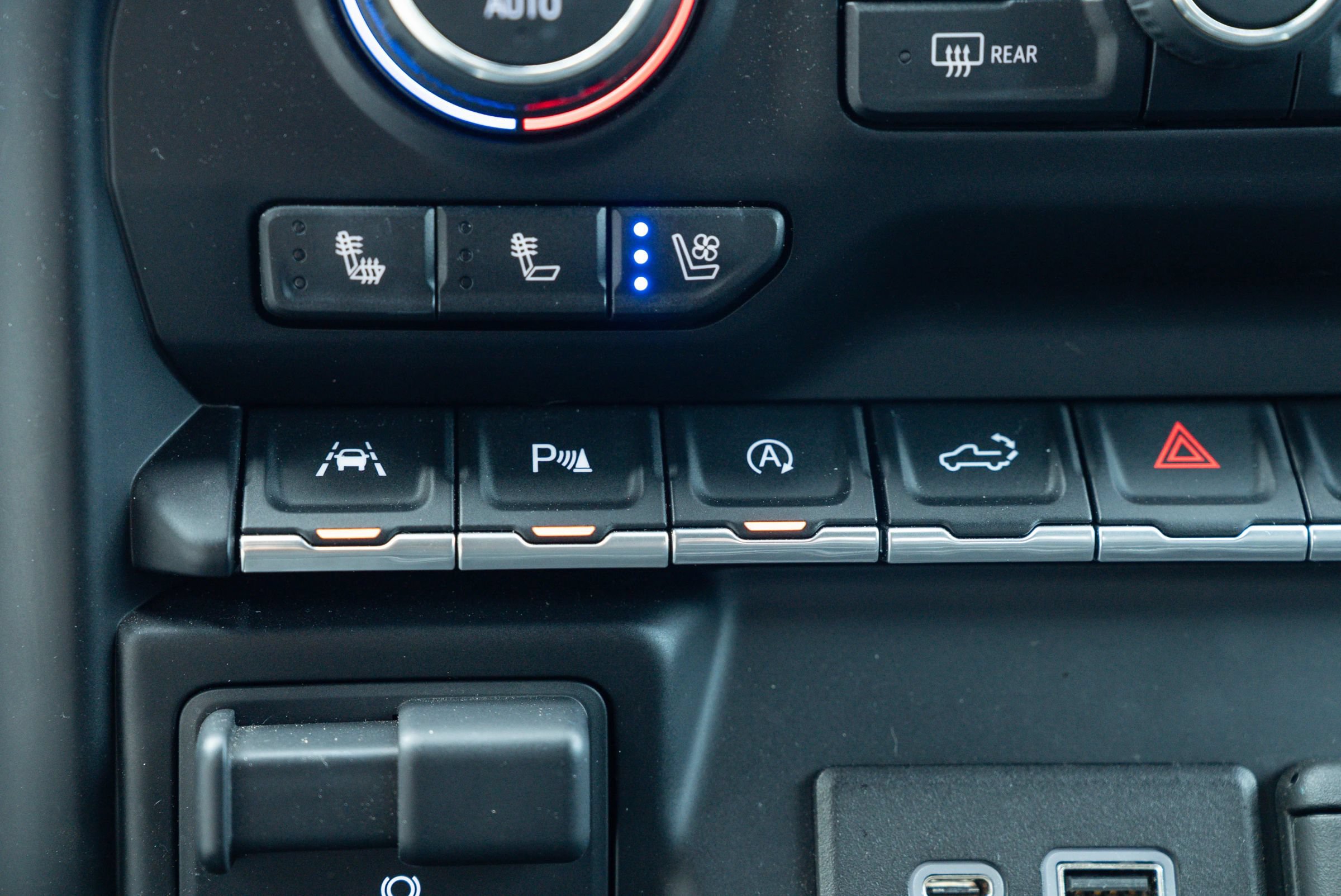 Used 2020 Chevrolet Silverado 1500 LTZ AWD/4WD image 25