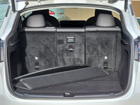 Used 2023 Tesla Model Y Long Range image 11
