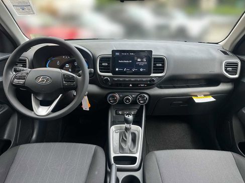 New 2026 Hyundai Venue SE FWD image 3