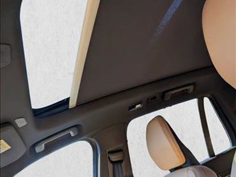 Used 2025 Volvo XC90 T8 Ultra w/ Protection Package Premier image 13