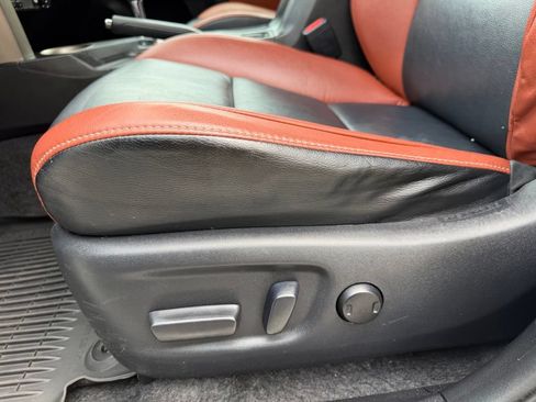 Used 2013 Toyota RAV4 Limited AWD/4WD image 14