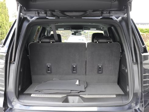 Used 2025 Chevrolet Tahoe Premier AWD/4WD image 15