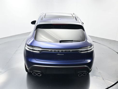 Certified 2025 Porsche Macan AWD/4WD image 37