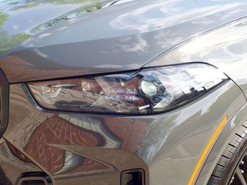 Used 2024 BMW X5 M60i image 17