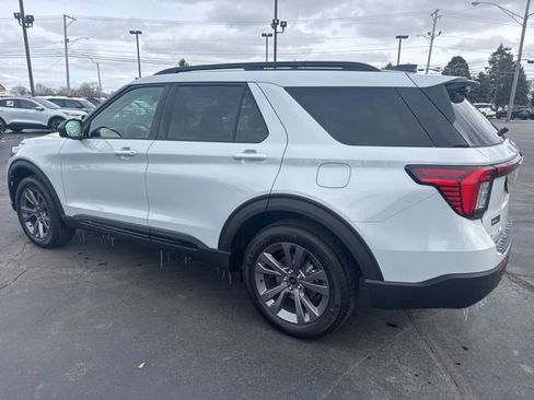 New 2026 Ford Explorer Active image 3