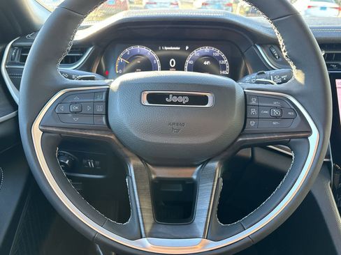 New 2025 Jeep Grand Cherokee Limited image 10
