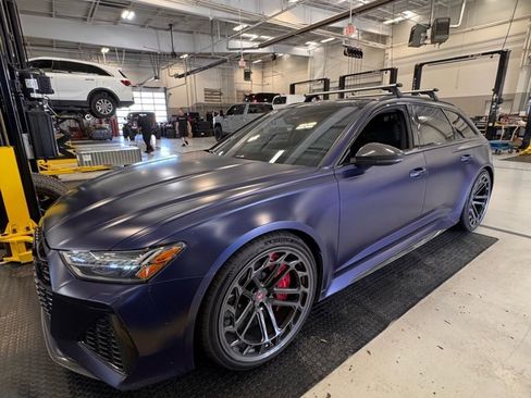 Used 2021 Audi RS 6 w/ Carbon Optic Package image 3