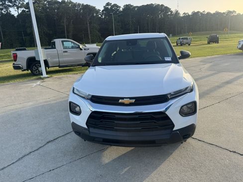 Used 2022 Chevrolet TrailBlazer LS FWD image 2
