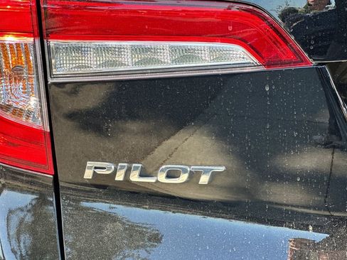 Certified 2019 Honda Pilot Elite image 29