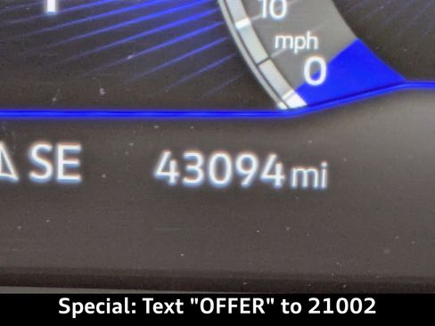 Used 2022 Volkswagen Tiguan SE w/ Panoramic Sunroof Package image 33