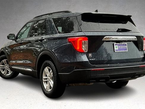 Used 2023 Ford Explorer XLT image 4