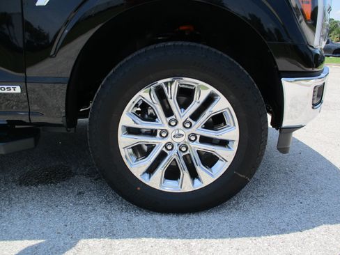 Used 2025 Ford F150 Lariat w/ Equipment Group 502A High AWD/4WD image 9