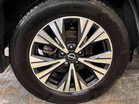 Used 2023 Nissan Rogue SV image 27