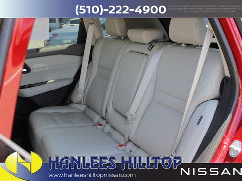 Used 2023 Nissan Rogue SL w/ SL Premium Package image 13