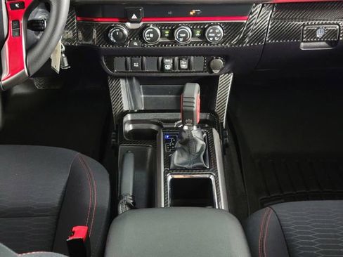 Used 2019 Toyota Tacoma SR5 AWD/4WD image 24