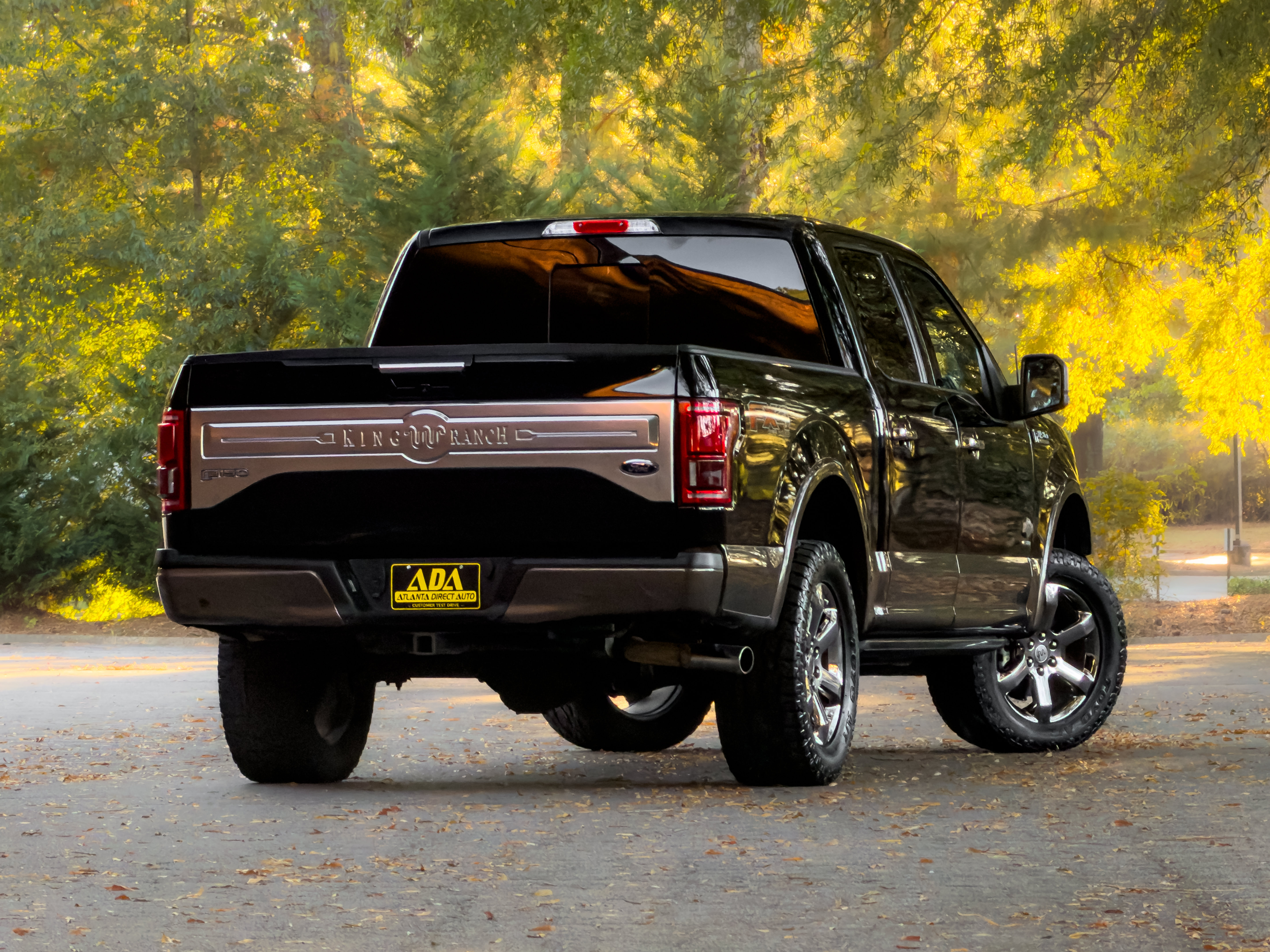 Used 2017 Ford F150 King Ranch w/ Equipment Group 601A Luxury AWD/4WD image 4