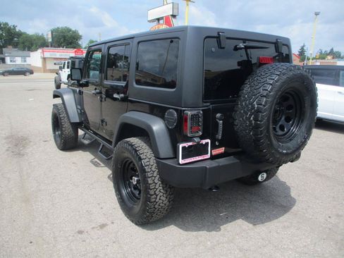 Used 2017 Jeep Wrangler Unlimited Sport w/ Quick Order Package 24S AWD/4WD image 4