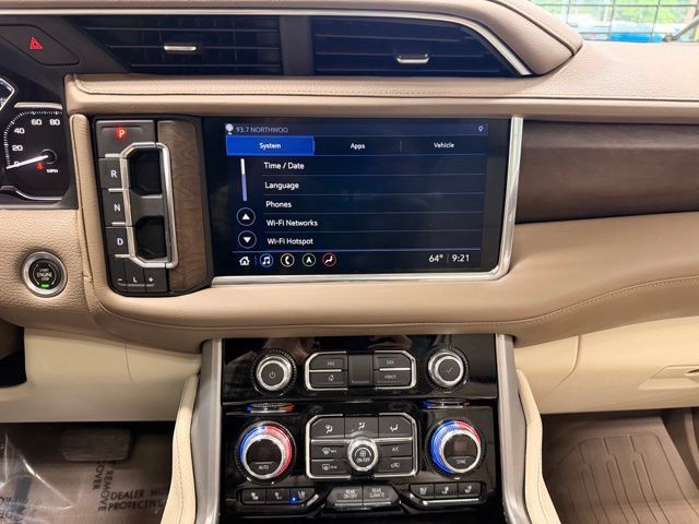 Used 2021 GMC Yukon Denali w/ Denali Premium Package AWD/4WD image 39