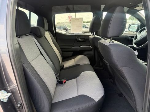 Used 2023 Toyota Tacoma TRD Off-Road w/ Technology Package AWD/4WD image 14
