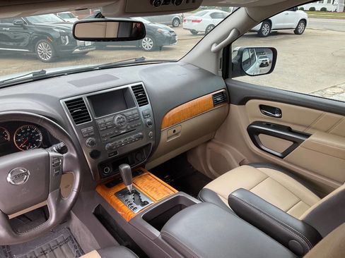 Used 2015 Nissan Armada Platinum w/ Platinum Reserve Package RWD image 16