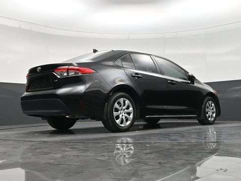Used 2025 Toyota Corolla LE FWD image 24