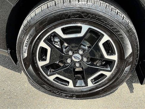 Used 2025 Ford Maverick XL w/ Equipment Group 102A AWD/4WD image 10