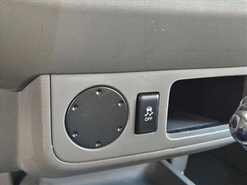 Used 2016 Nissan Frontier SV image 13