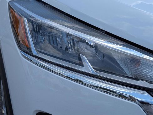 New 2025 Nissan Kicks Play S image 28