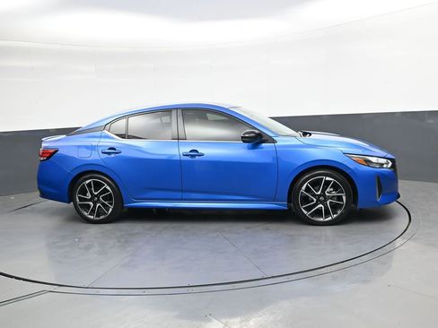 Used 2024 Nissan Sentra SR w/ SR Premium Package FWD image 3