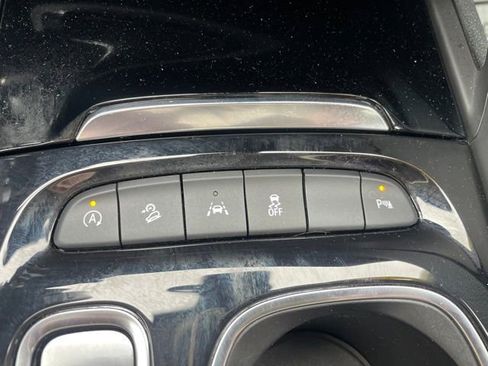 Used 2023 Buick Envision Essence w/ Sport Touring Package image 27