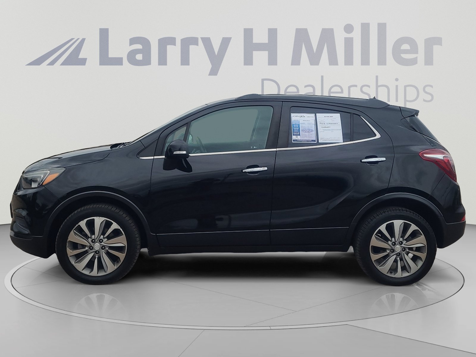 Used 2018 Buick Encore Preferred AWD/4WD image 2