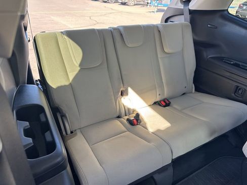 Used 2023 Subaru Ascent Premium w/ Convenience Package image 17