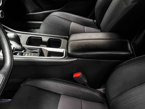 Used 2024 Nissan Sentra SV image 17