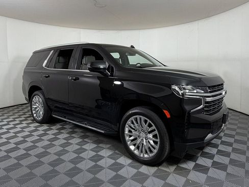 Used 2023 Chevrolet Tahoe LT w/ Luxury Package image 2