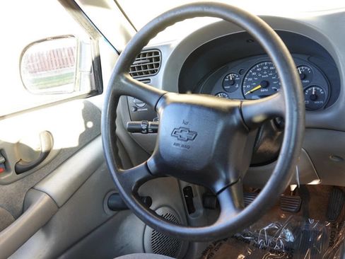 Used 2000 Chevrolet S10 Pickup LS w/ Preferred Equipment Group image 62