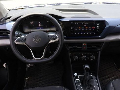 Certified 2024 Volkswagen Taos SE w/ Panoramic Sunroof Package AWD/4WD image 16